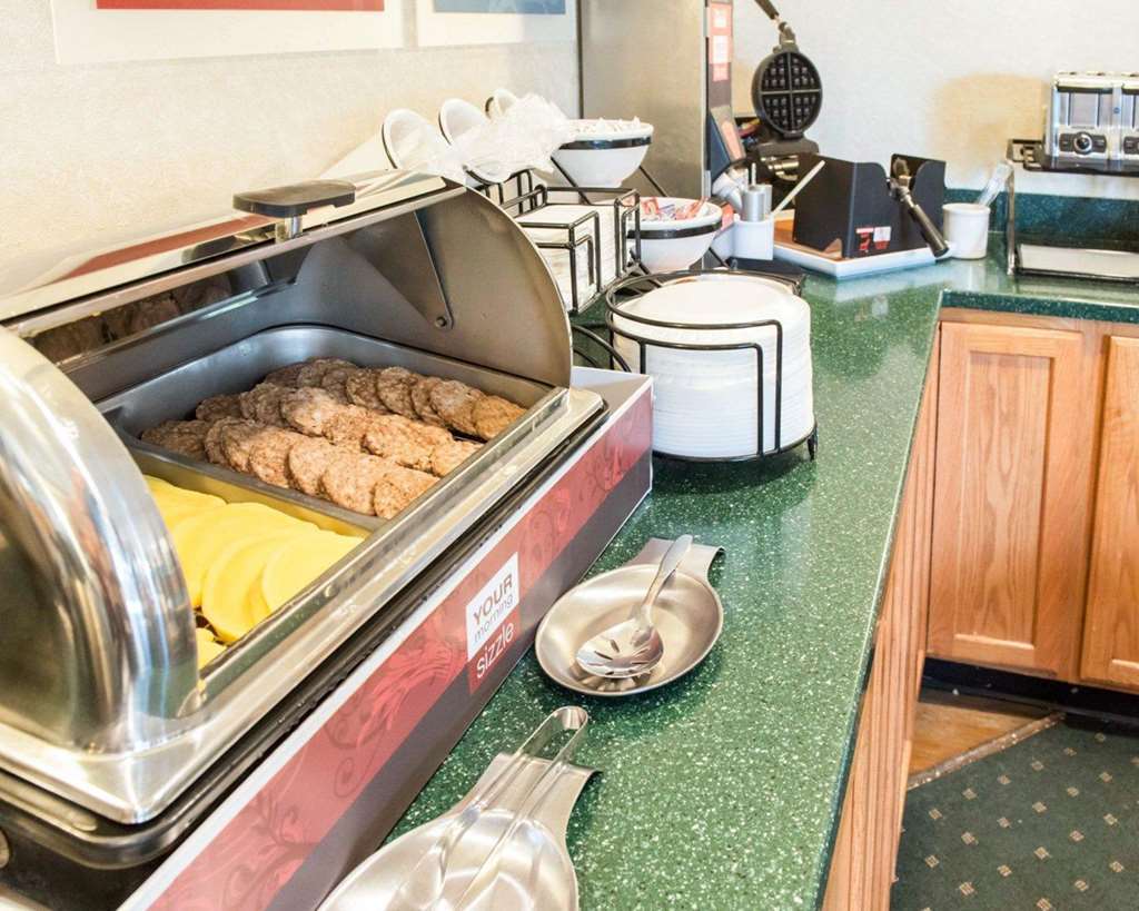 Quality Inn & Suites New Castle Restoran fotoğraf